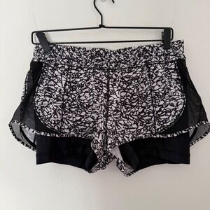 Lululemon Work Out To Water Short
Ice Breaker White Black / Black
Size 6